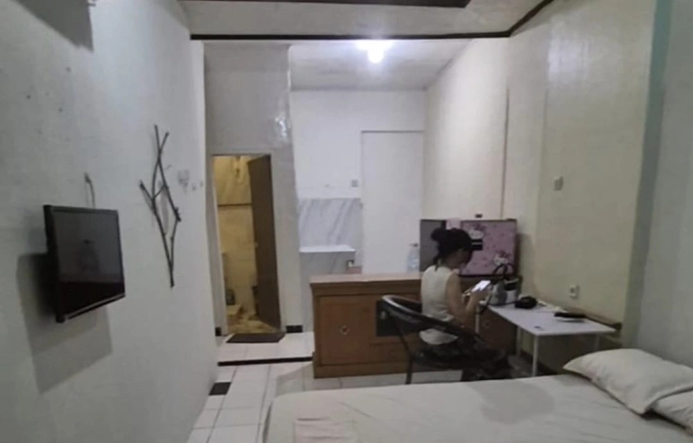Paradise Hotel